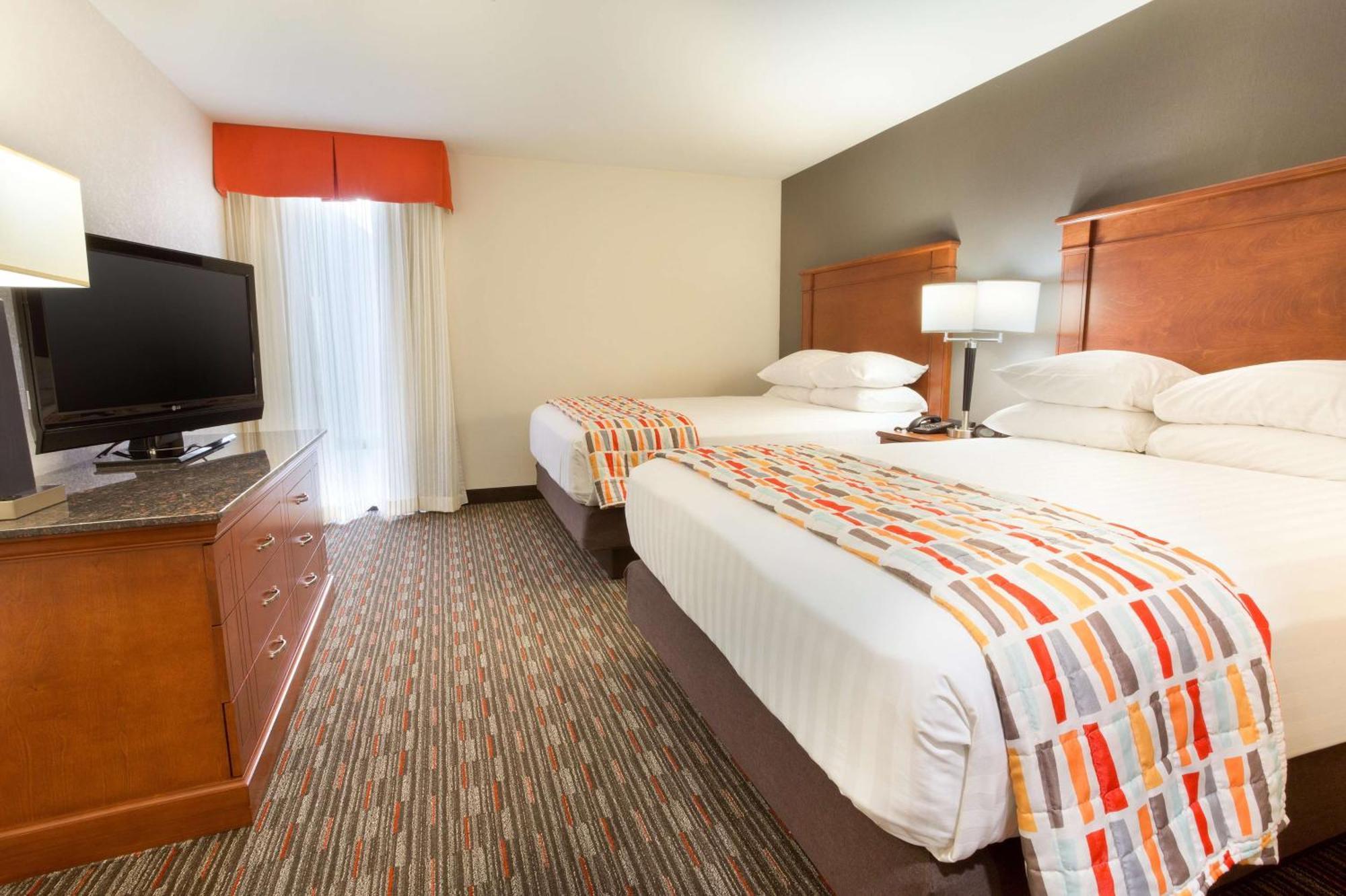Drury Inn & Suites St. Louis Крив-Коер Экстерьер фото