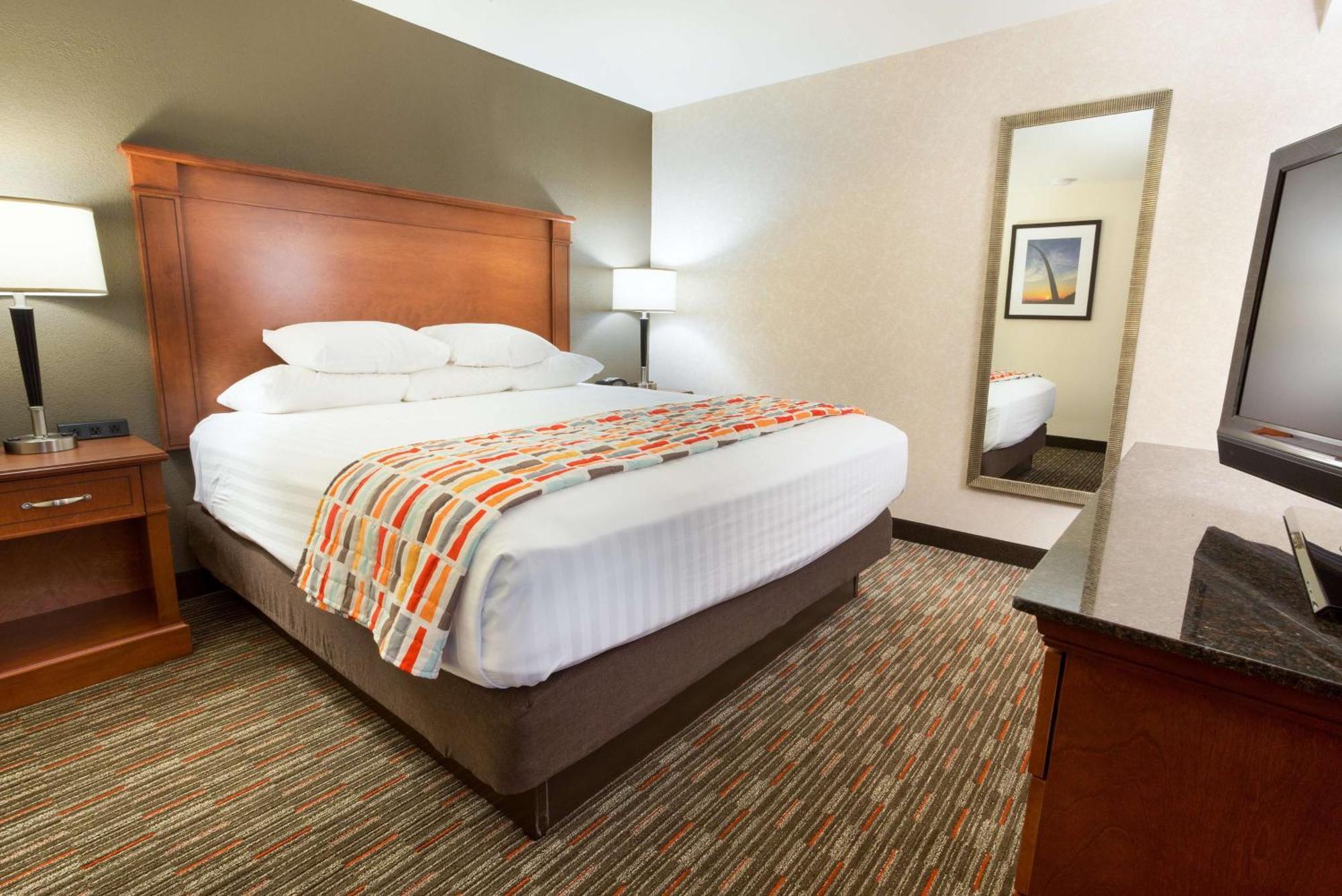 Drury Inn & Suites St. Louis Крив-Коер Экстерьер фото